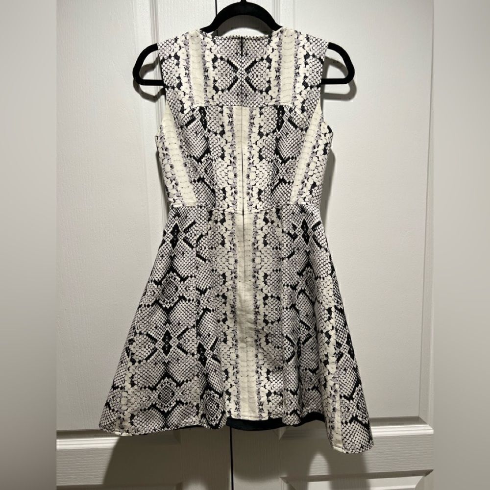 Nanette Lepore Snakeskin Print Trapeze Girl Dress in Ivory Multi - Picture 4 of 5